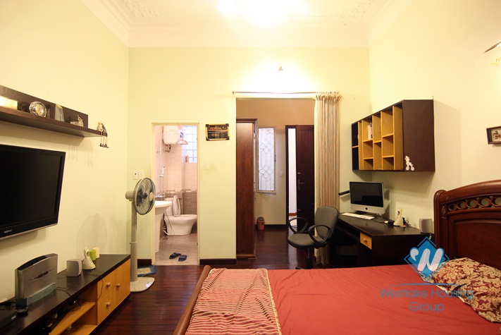 Beautiful furnished house for rent in Ba Dinh, Ha Noi